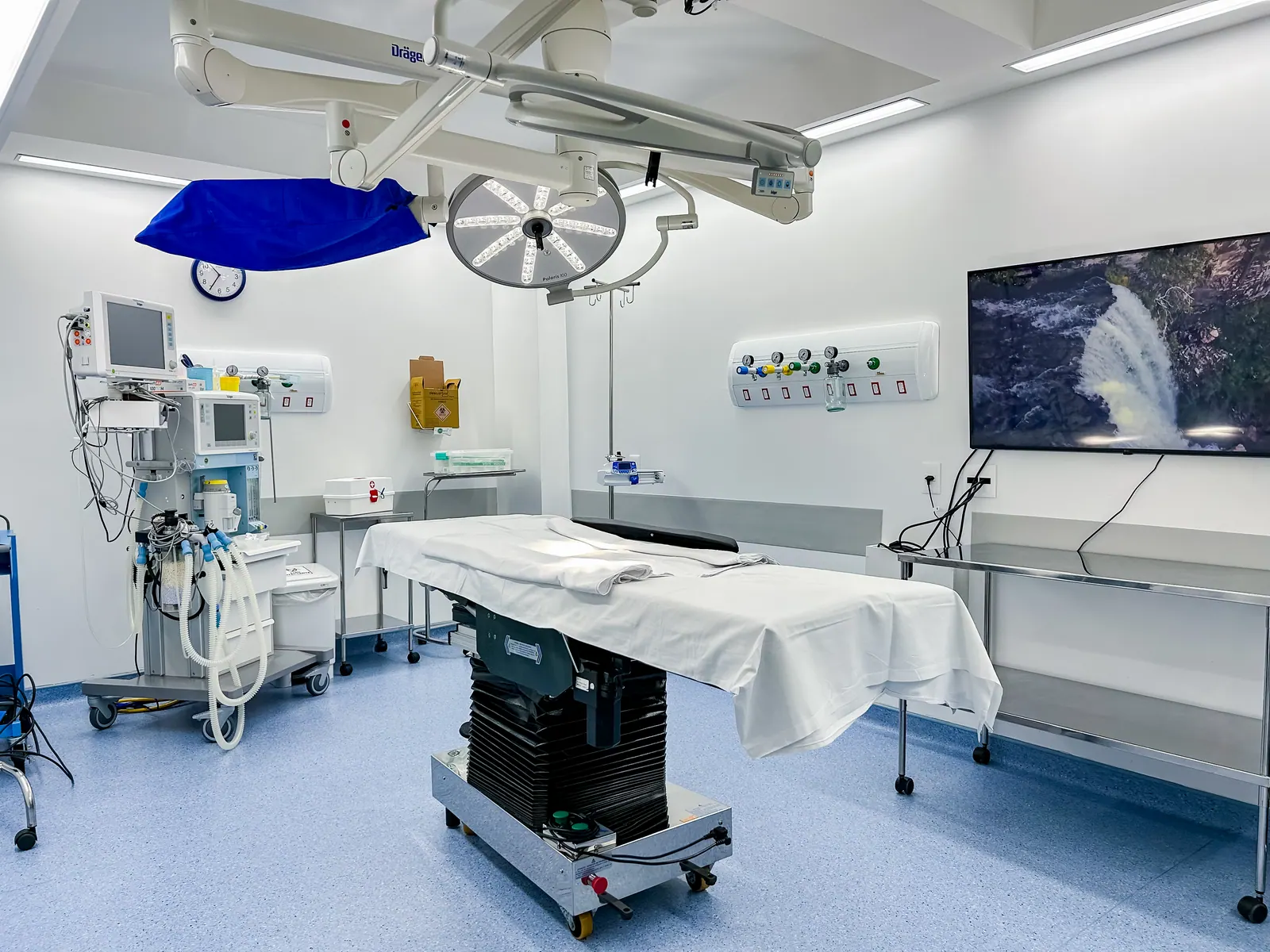 Sala cirúrgica moderna do ATZ Day Hospital